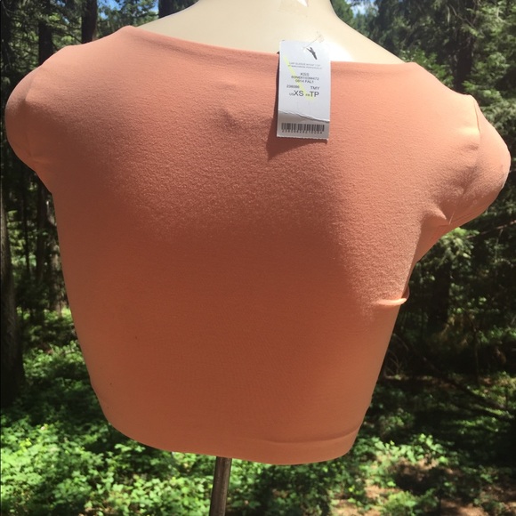 Bebe cross body cross over  crop top in pale peach rushed top, HPx3 - Picture 6 of 7